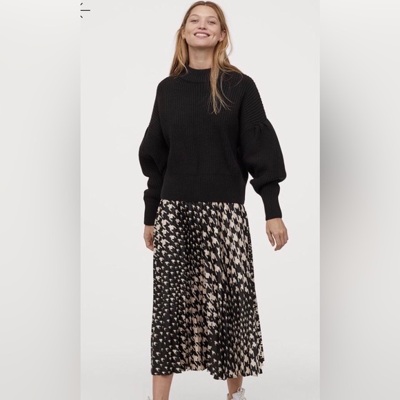 H&M | NWOT Pleated Satin Skirt - Picture 1 of 12